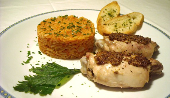 Pollo con Mostaza a la Antigua y Arroz Rojo | Gourmet