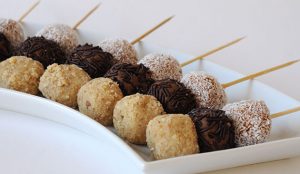 Receta Bolitas de Nuez, Chocolate y Manjar en Brochetas | Gourmet